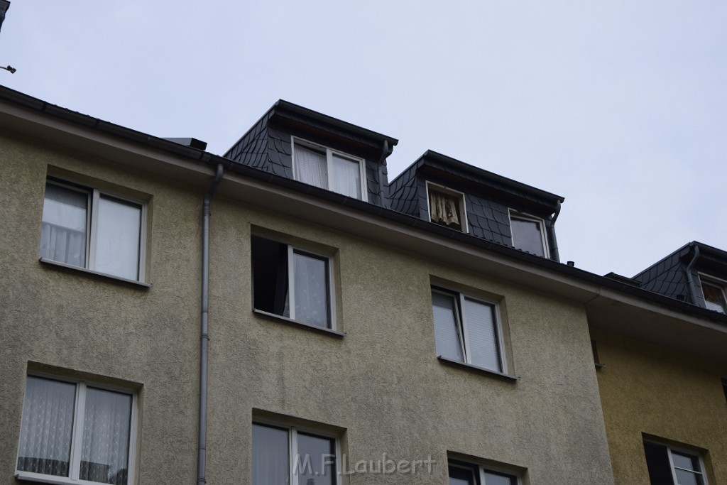 Kleinkind aus Fenster gefallen Köln Vingst Rothenburgerstr P13.JPG - Miklos Laubert